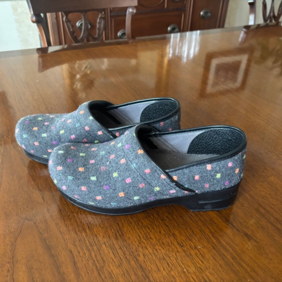 Ladies Dansko Clogs - Picture 2 of 4